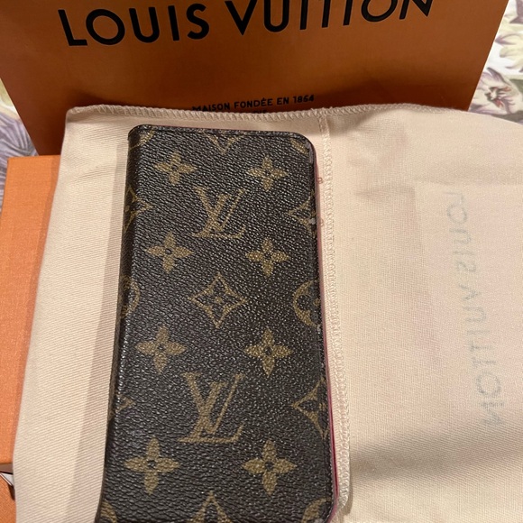 🩷🩷🔥Authentic Louis Vuitton IPhone 7 or 8 plus portfolio - Picture 3 of 12